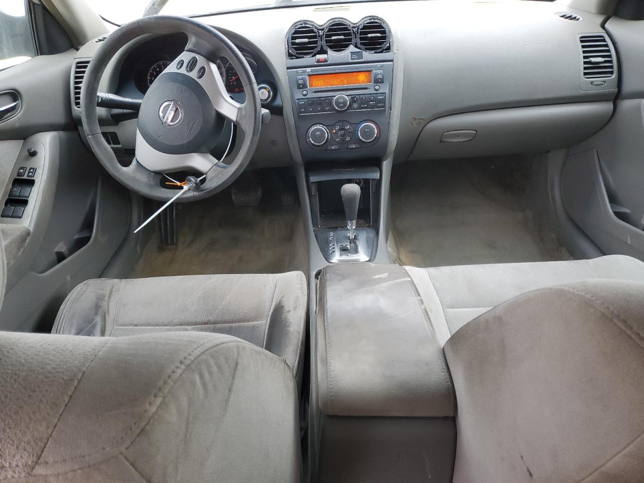 2010 Nissan Altima - Image 8