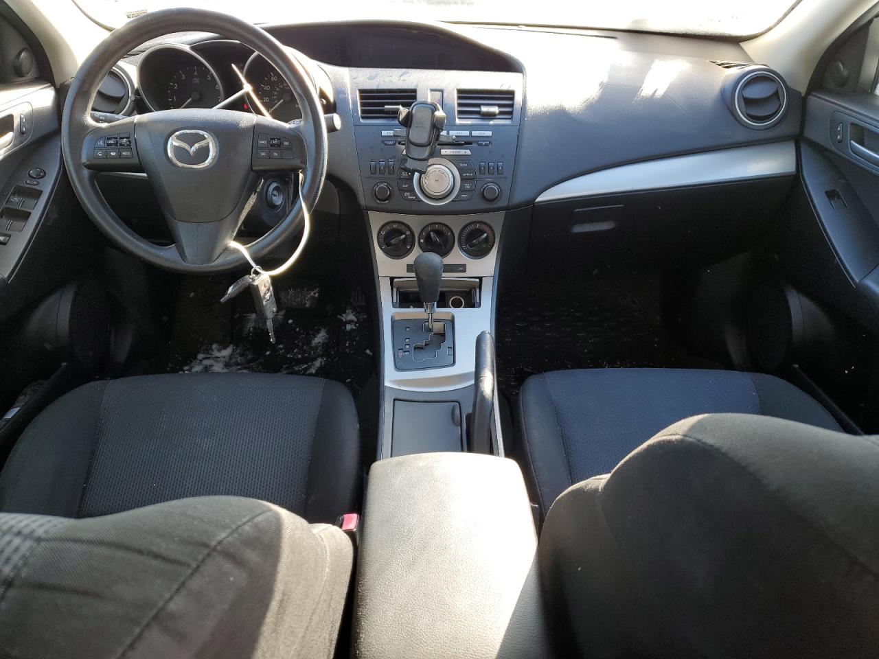 2011 Mazda 3 - Image 8