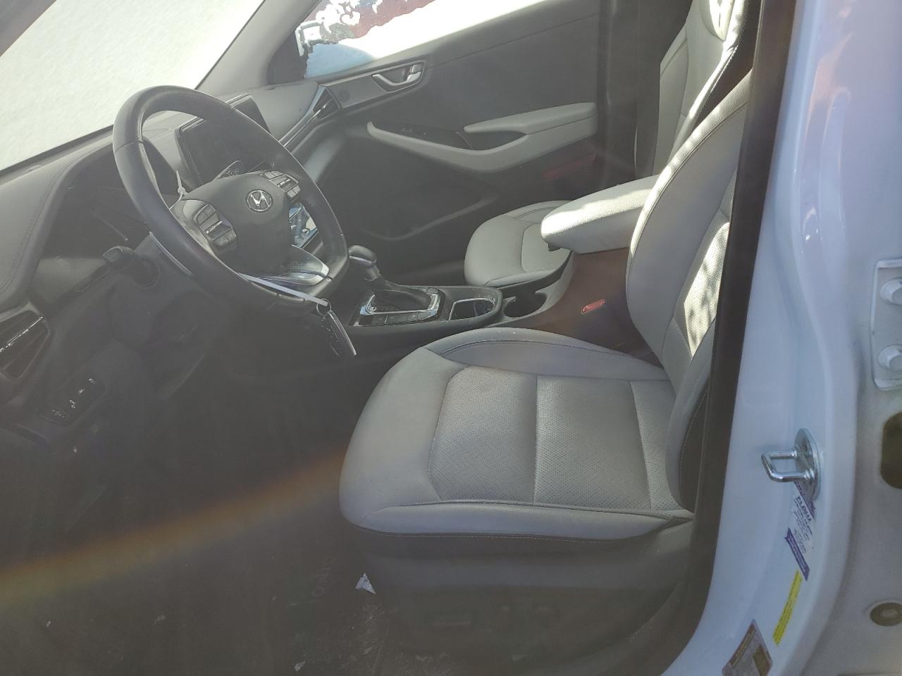 2022 Hyundai IONIQ - Image 7