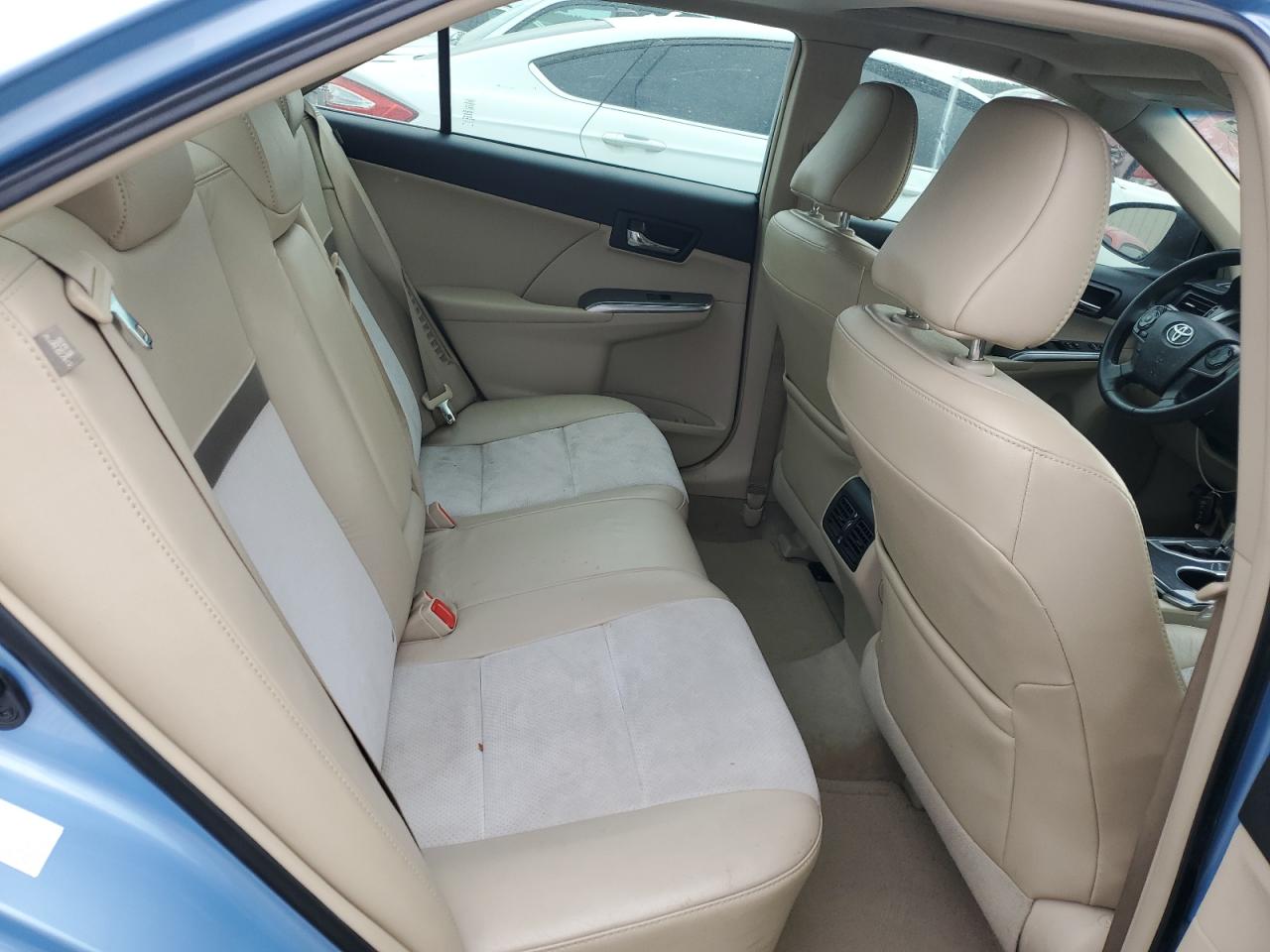 2012 Toyota Camry - Image 11