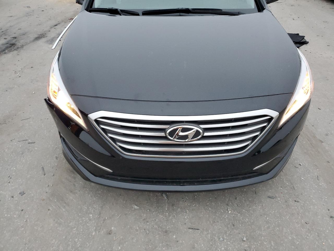 2017 Hyundai Sonata - Image 12