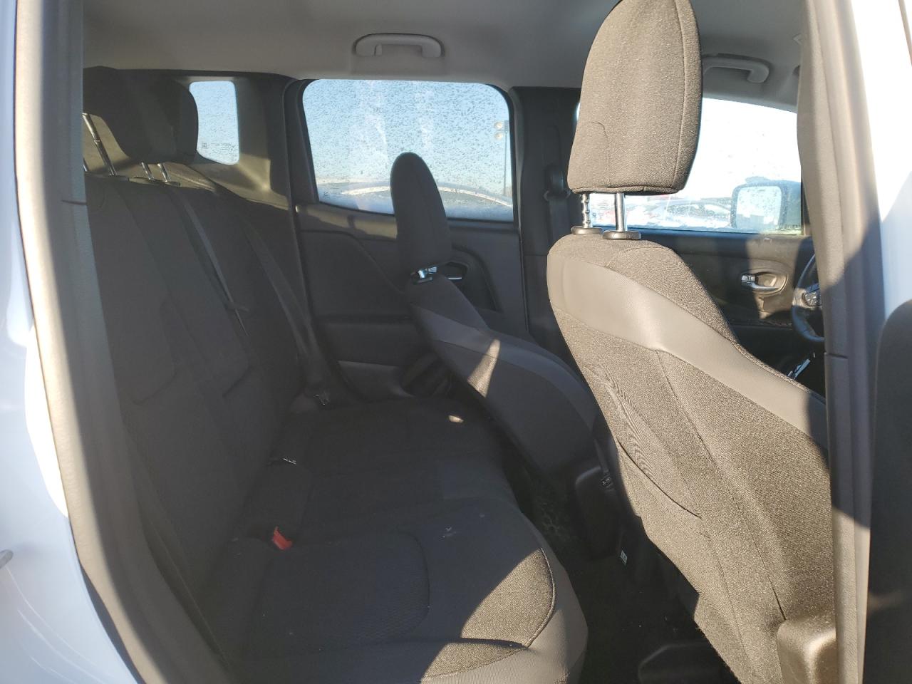 2018 Jeep Renegade - Image 10