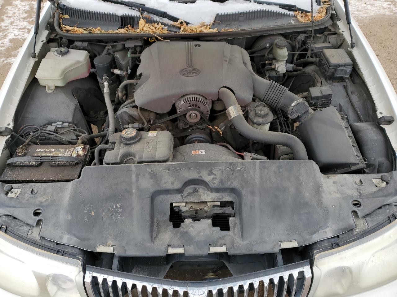 2001 Lincoln Town Car - Image 11