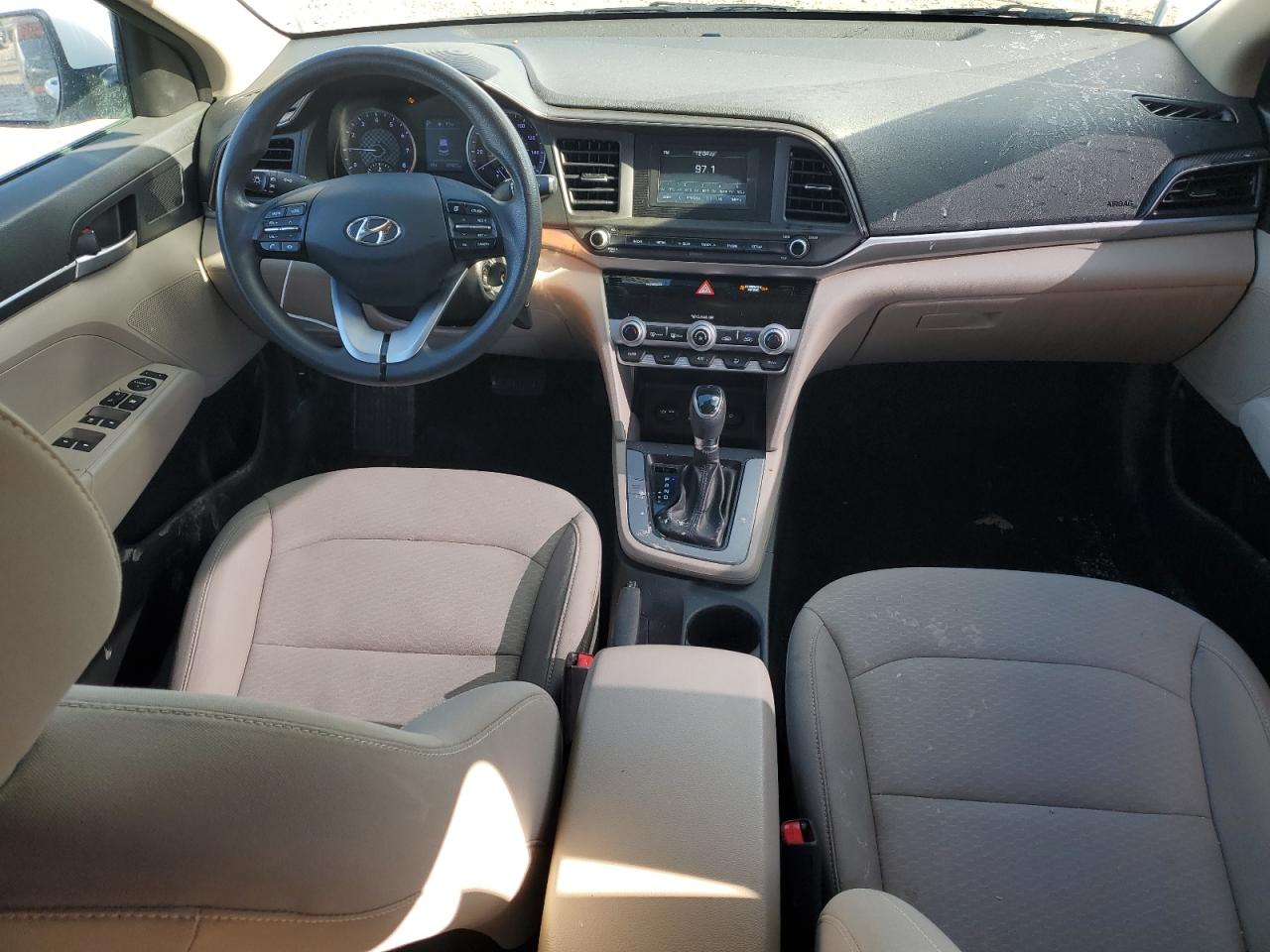 2020 Hyundai Elantra - Image 8