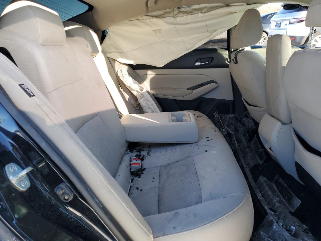 2019 Nissan Altima - Image 11