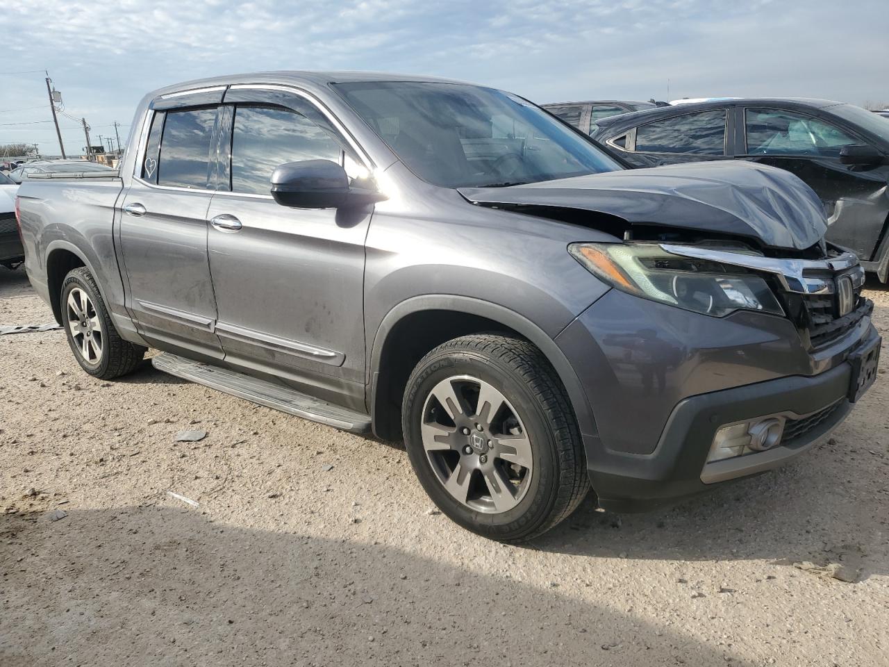 2017 Honda Ridgeline - Image 4