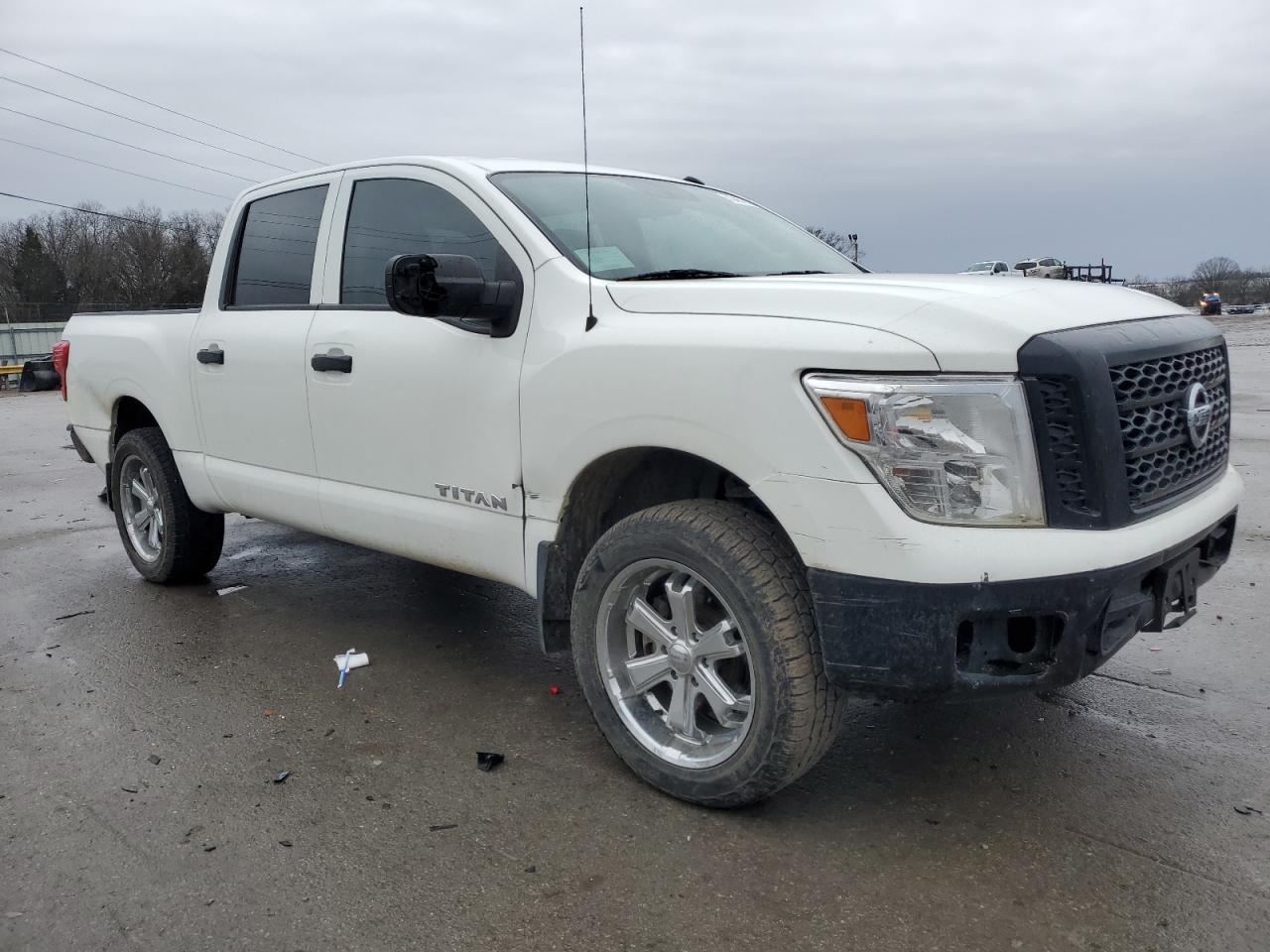 2019 Nissan Titan - Image 4