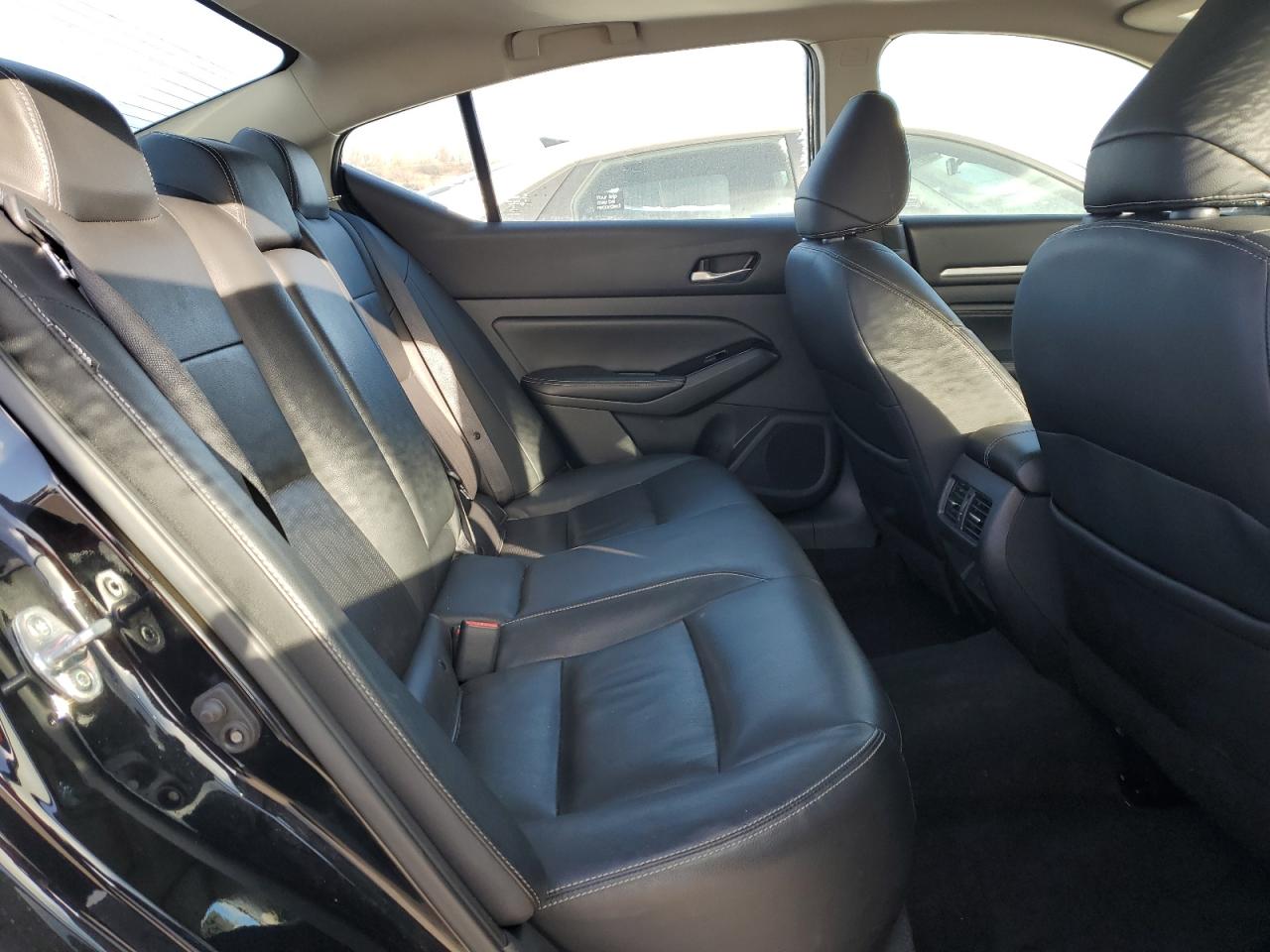 2021 Nissan Altima - Image 10