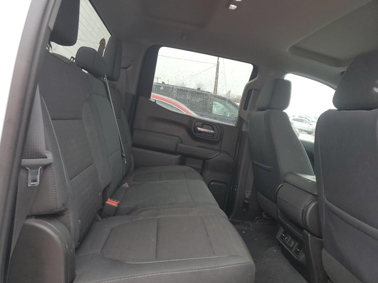 2019 Chevrolet Silverado - Image 10