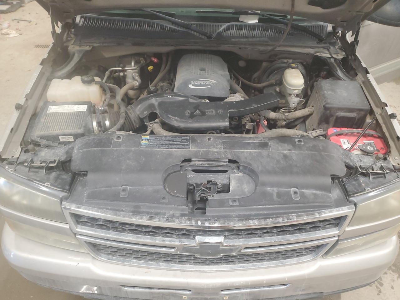 2006 Chevrolet Silverado - Image 11