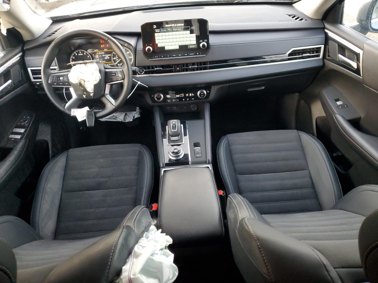 2024 Mitsubishi Outlander - Image 8