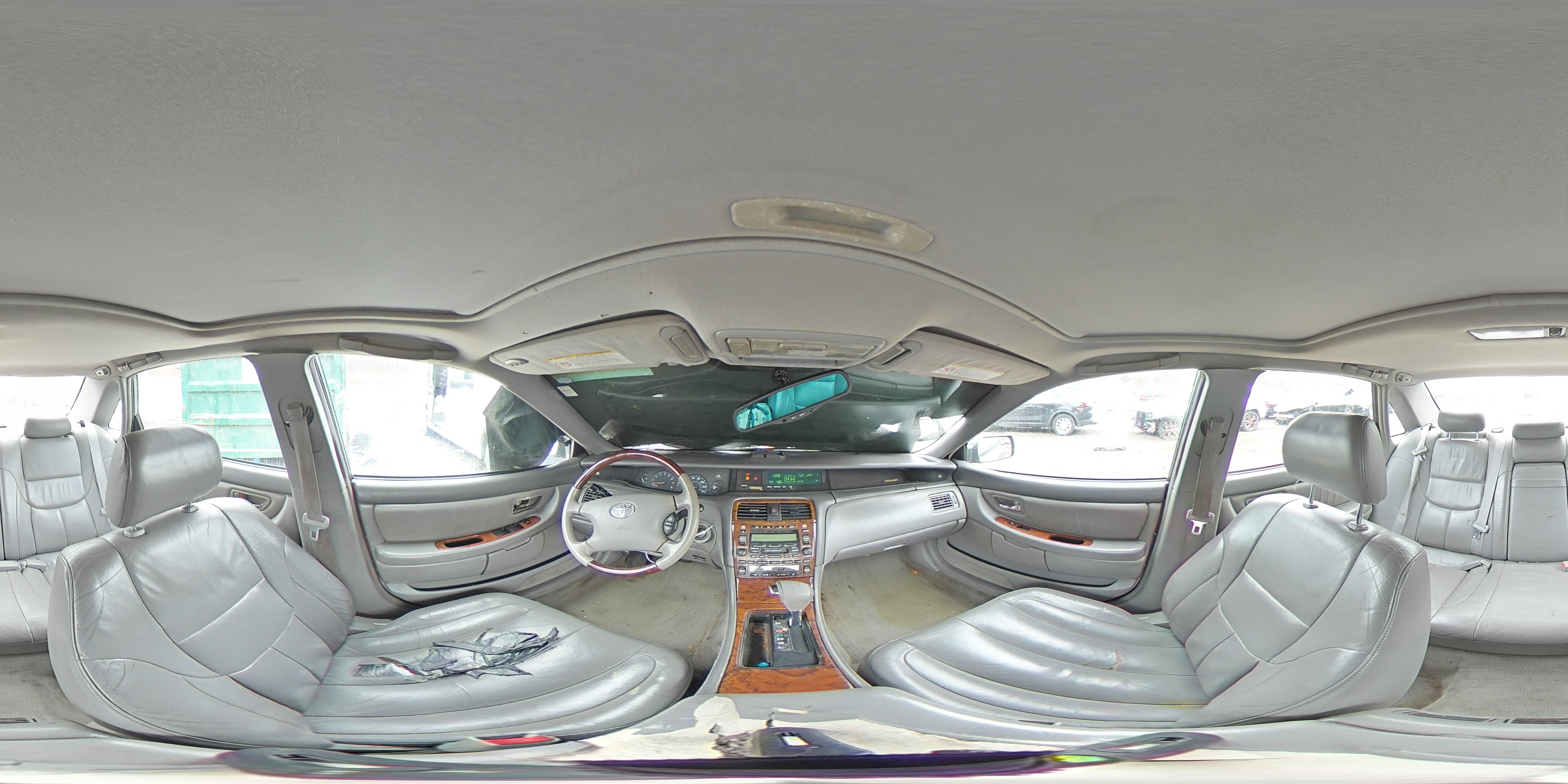 2004 Toyota Avalon - Image 13