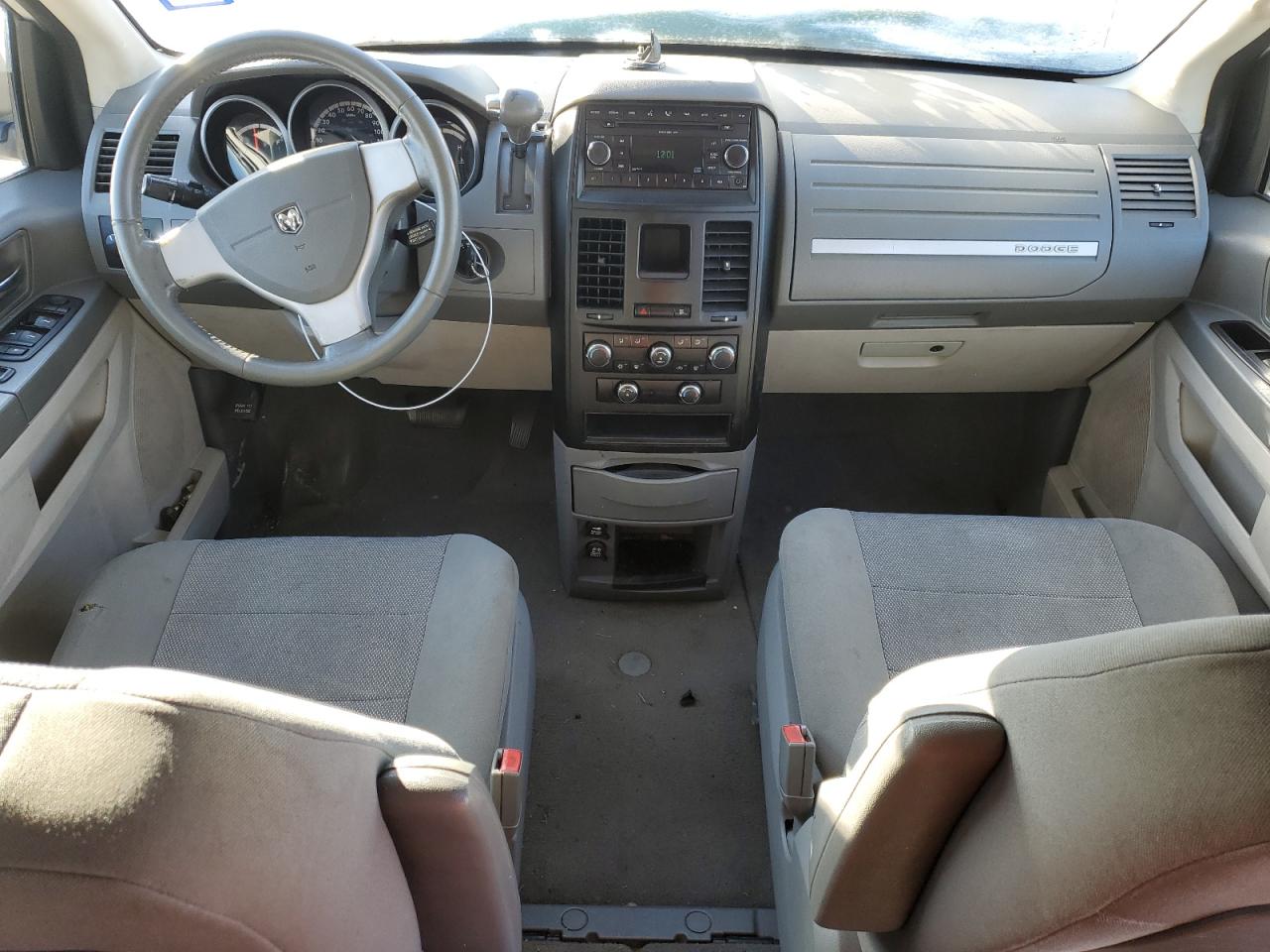 2008 Dodge Caravan - Image 8