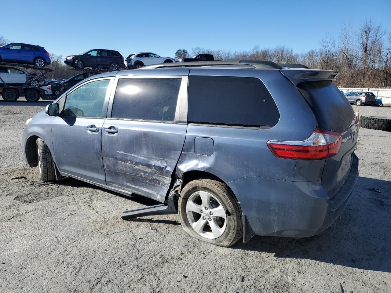 5TDKK3DC0GS740499 2016 TOYOTA SIENNA - Image 2