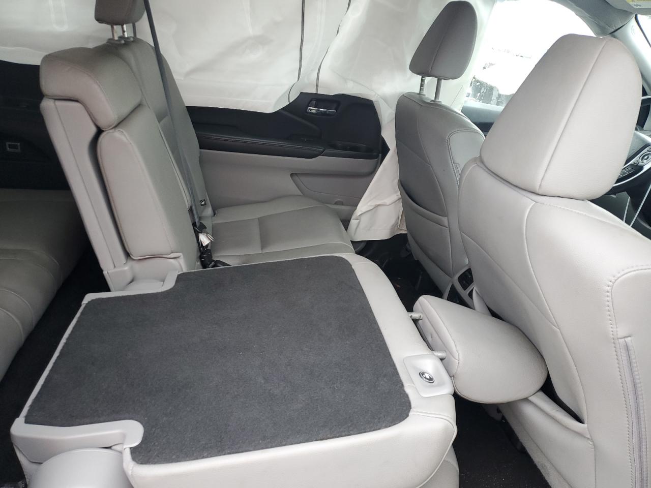 2017 Honda Pilot - Image 11