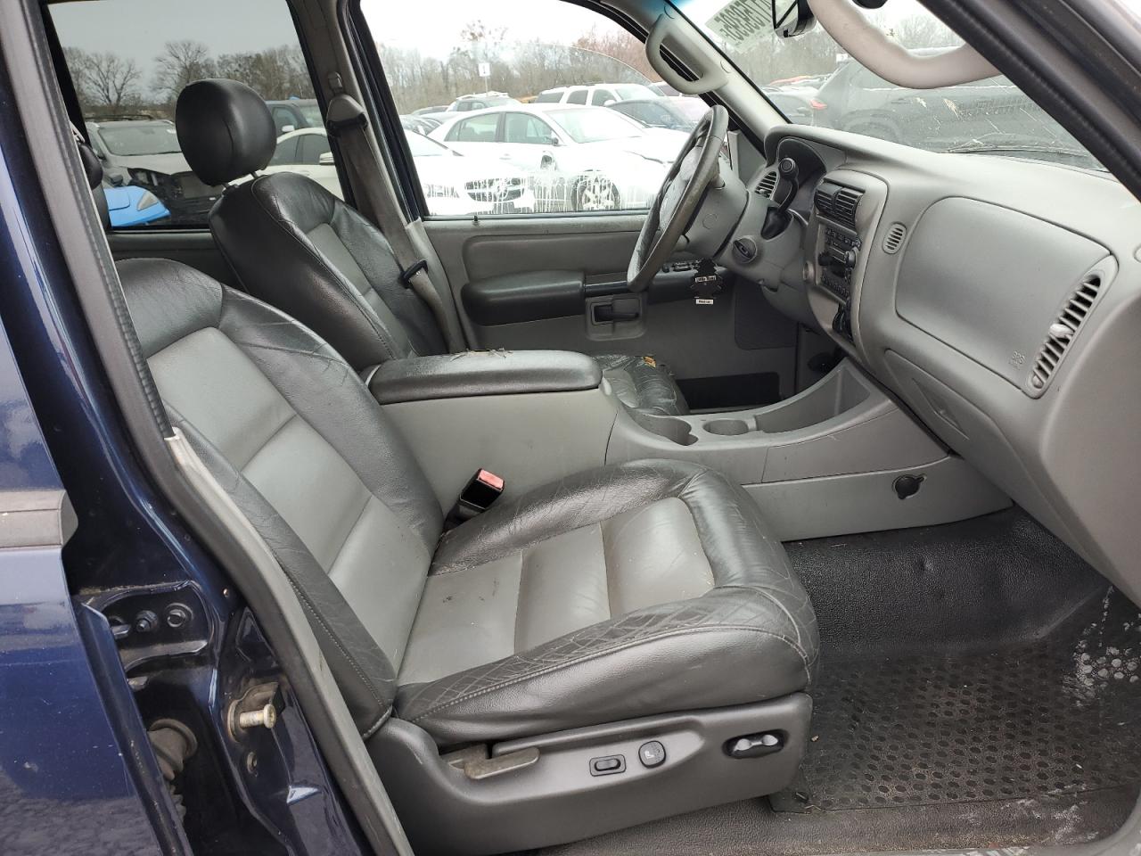 2003 Ford Explorer - Image 7