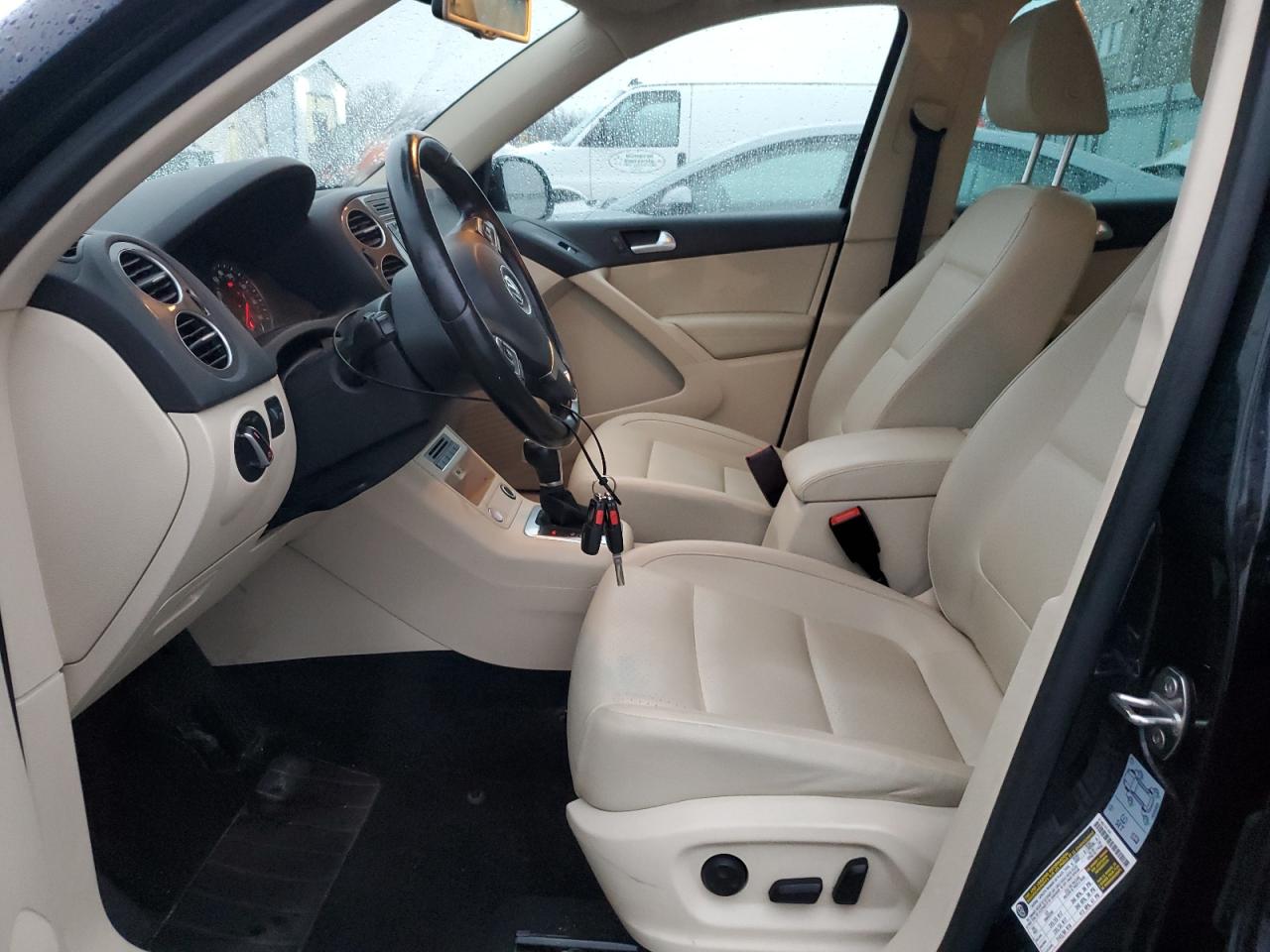 2017 Volkswagen Tiguan - Image 7