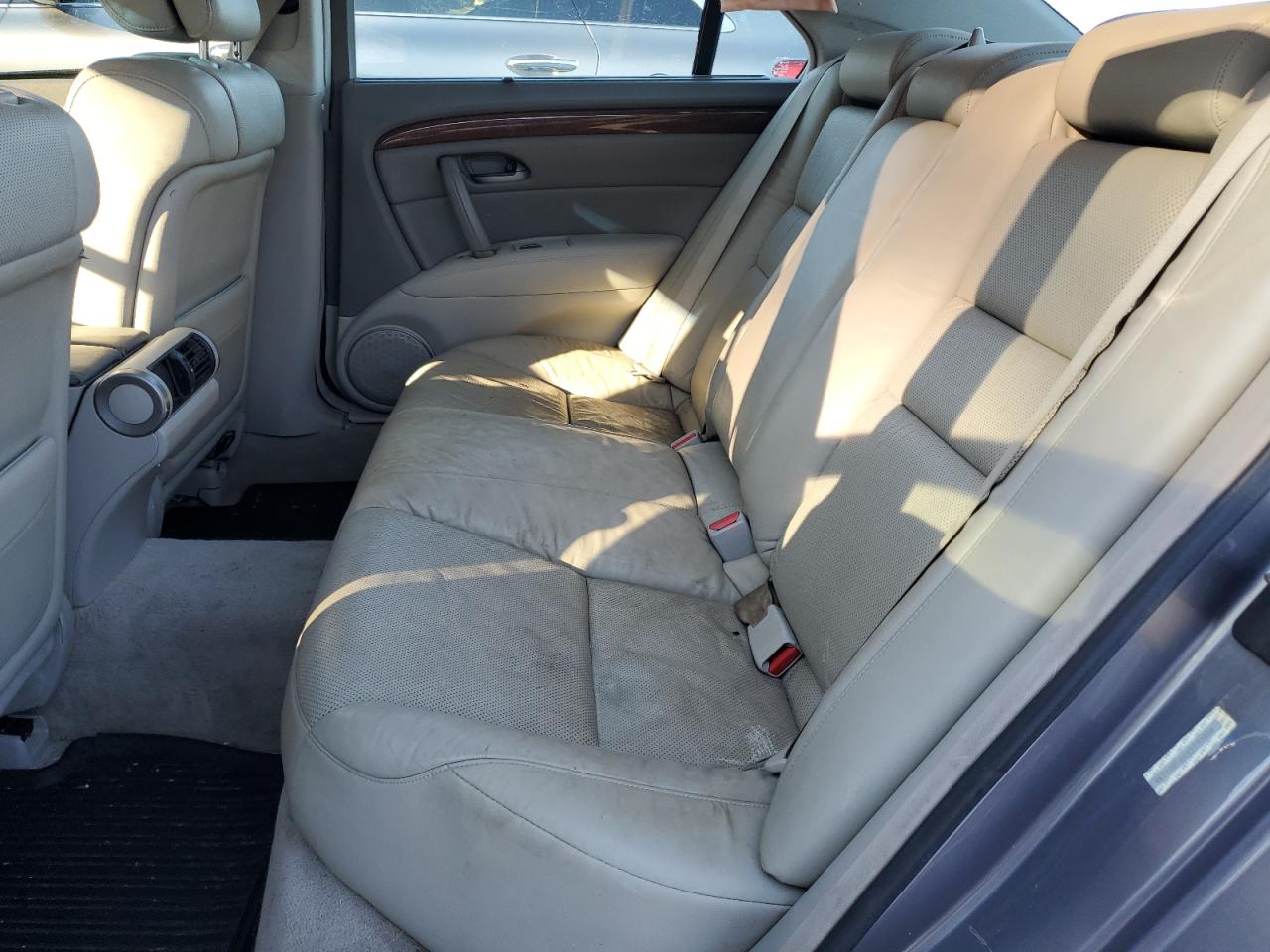 2008 Acura RL - Image 10