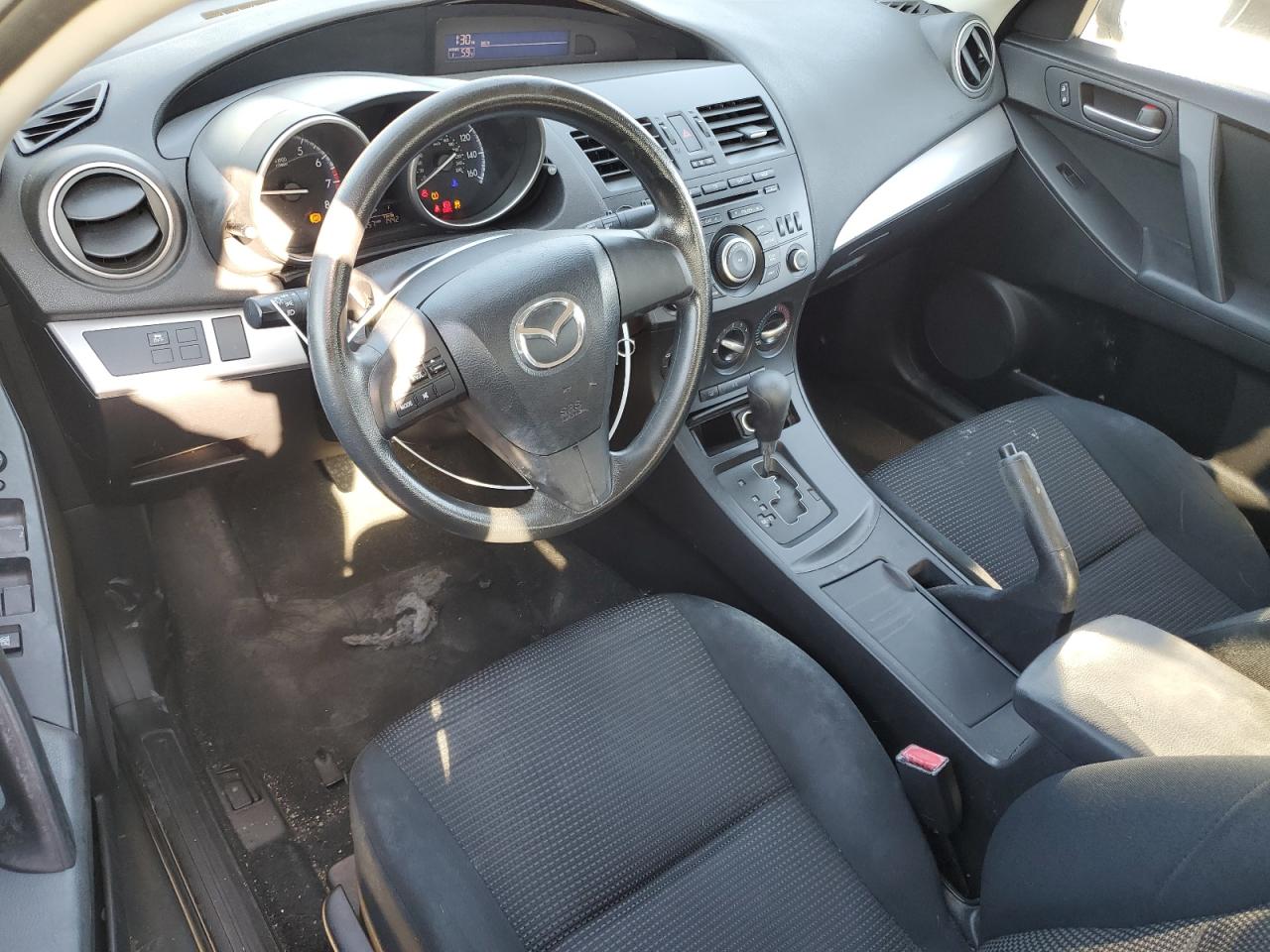 2013 Mazda 3 - Image 8