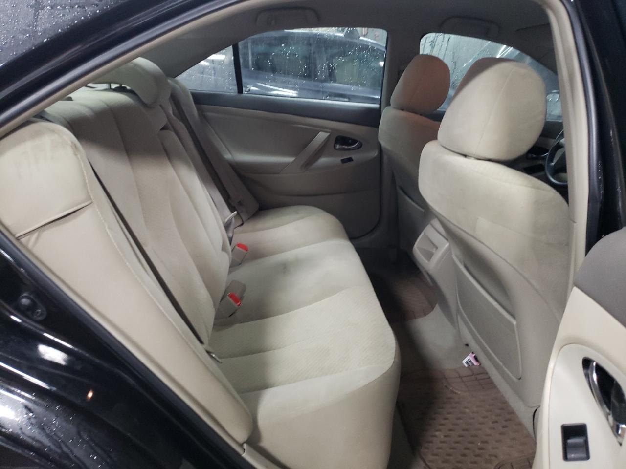 2009 Toyota Camry - Image 10
