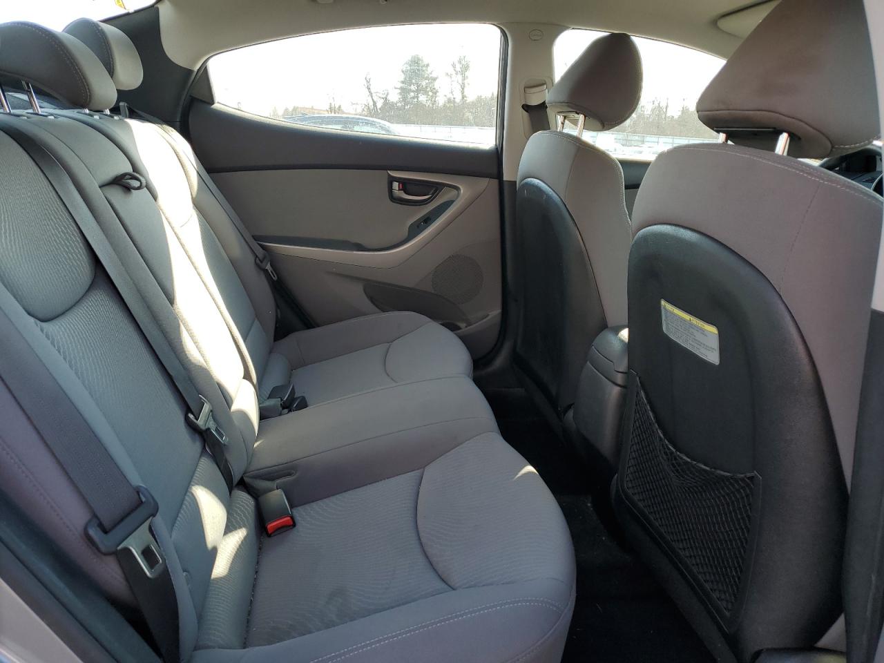 2015 Hyundai Elantra - Image 11