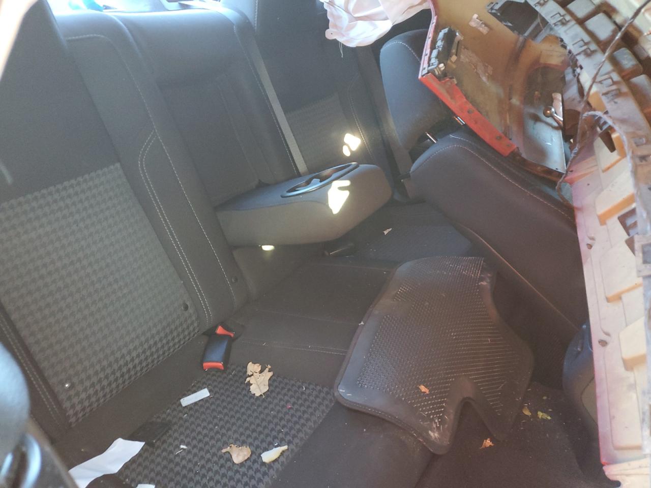 2016 Dodge Challenger - Image 11