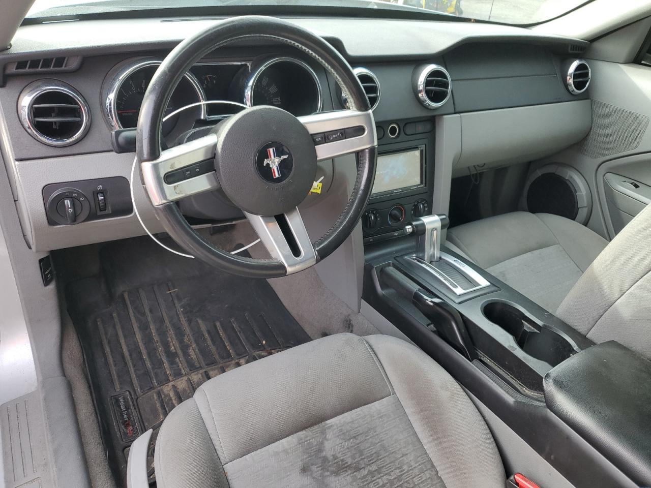 2007 Ford Mustang - Image 8