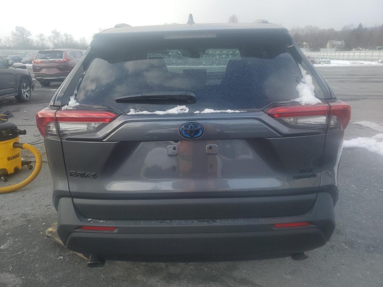 2024 Toyota RAV 4 - Image 6