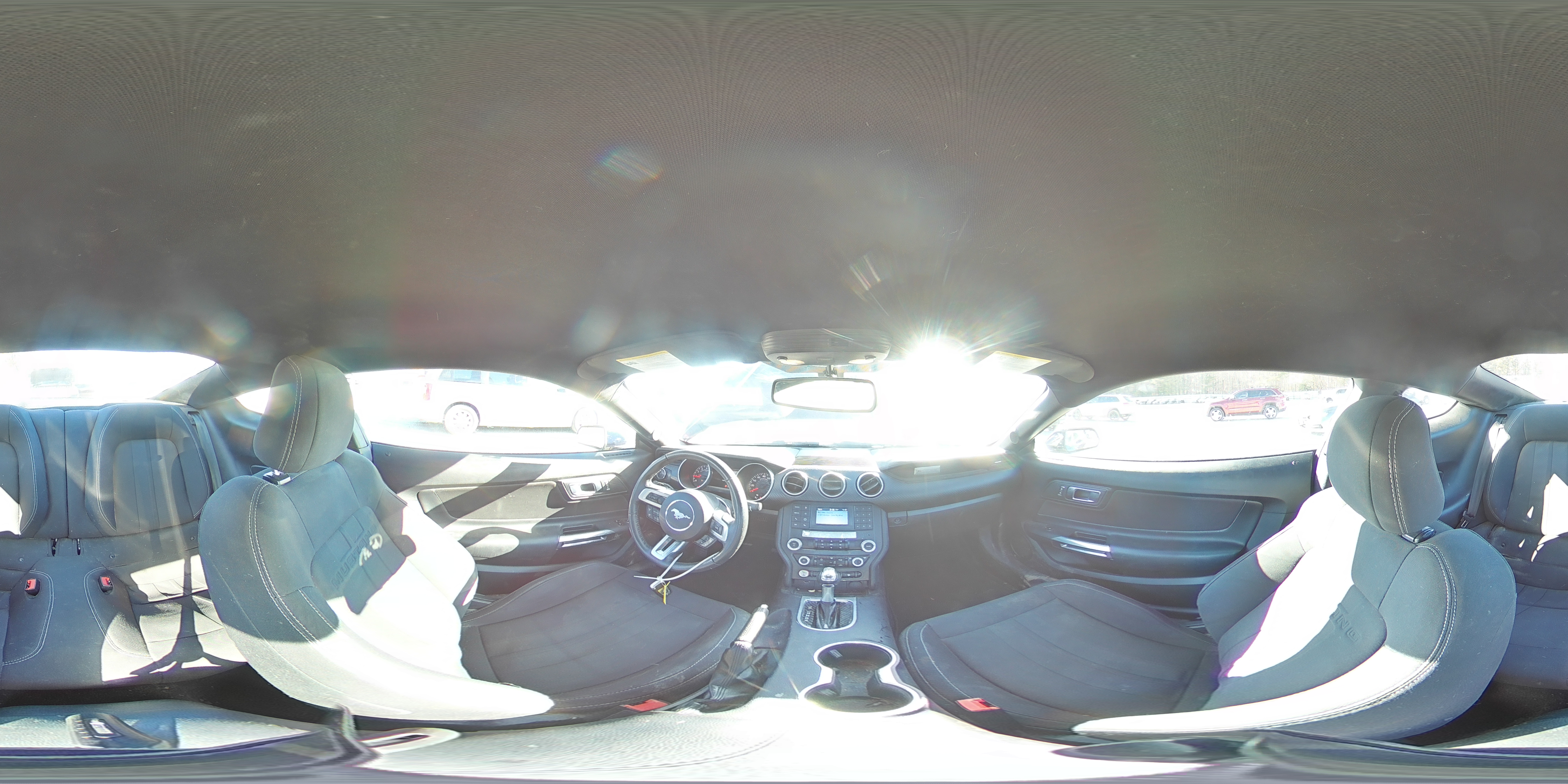 2019 Ford Mustang - Image 12