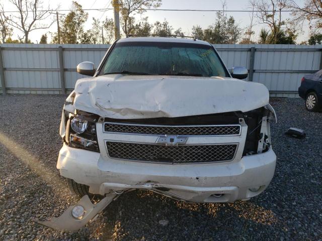  CHEVROLET SUBURBAN 2013 Biały