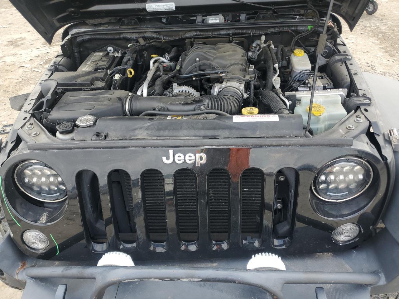 2018 Jeep Wrangler - Image 11