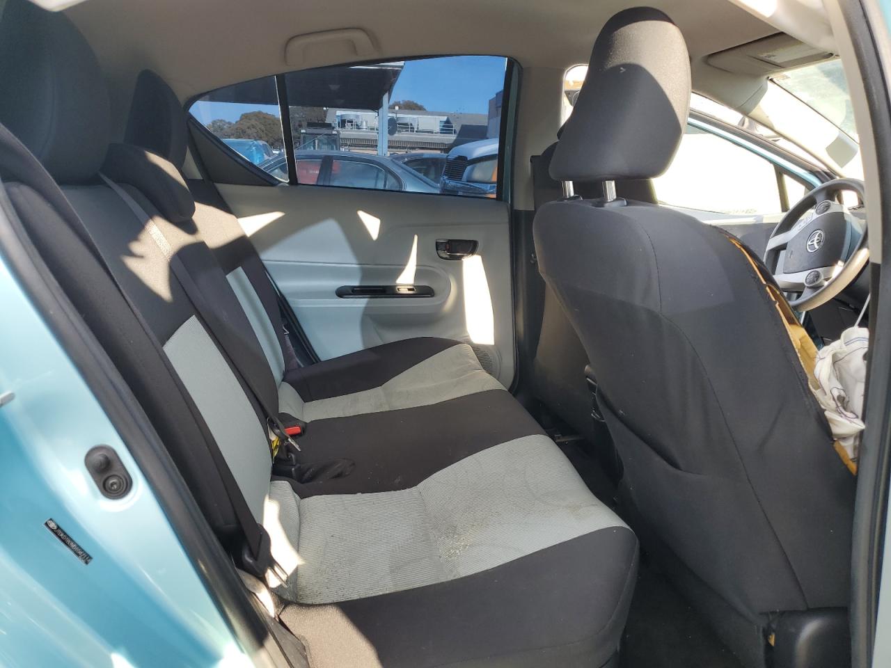 2013 Toyota Prius - Image 10