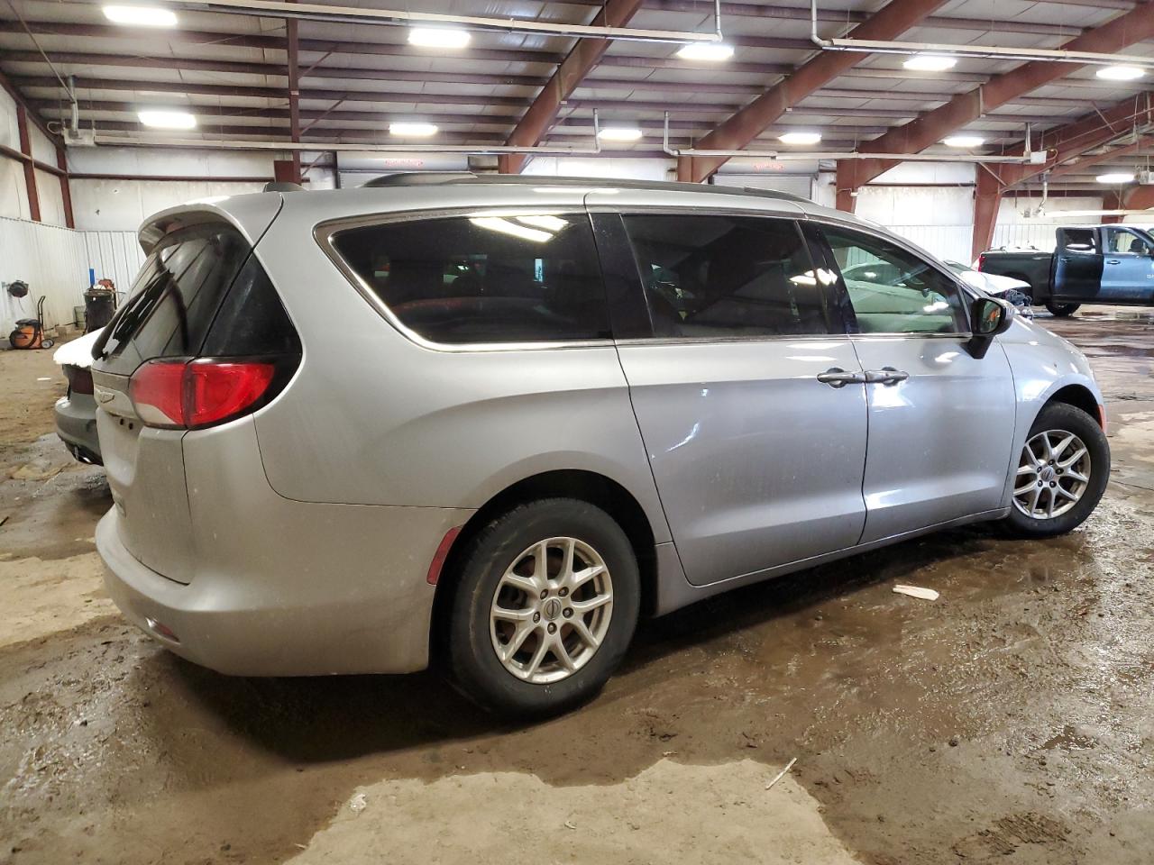 2021 Chrysler Voyager - Image 3