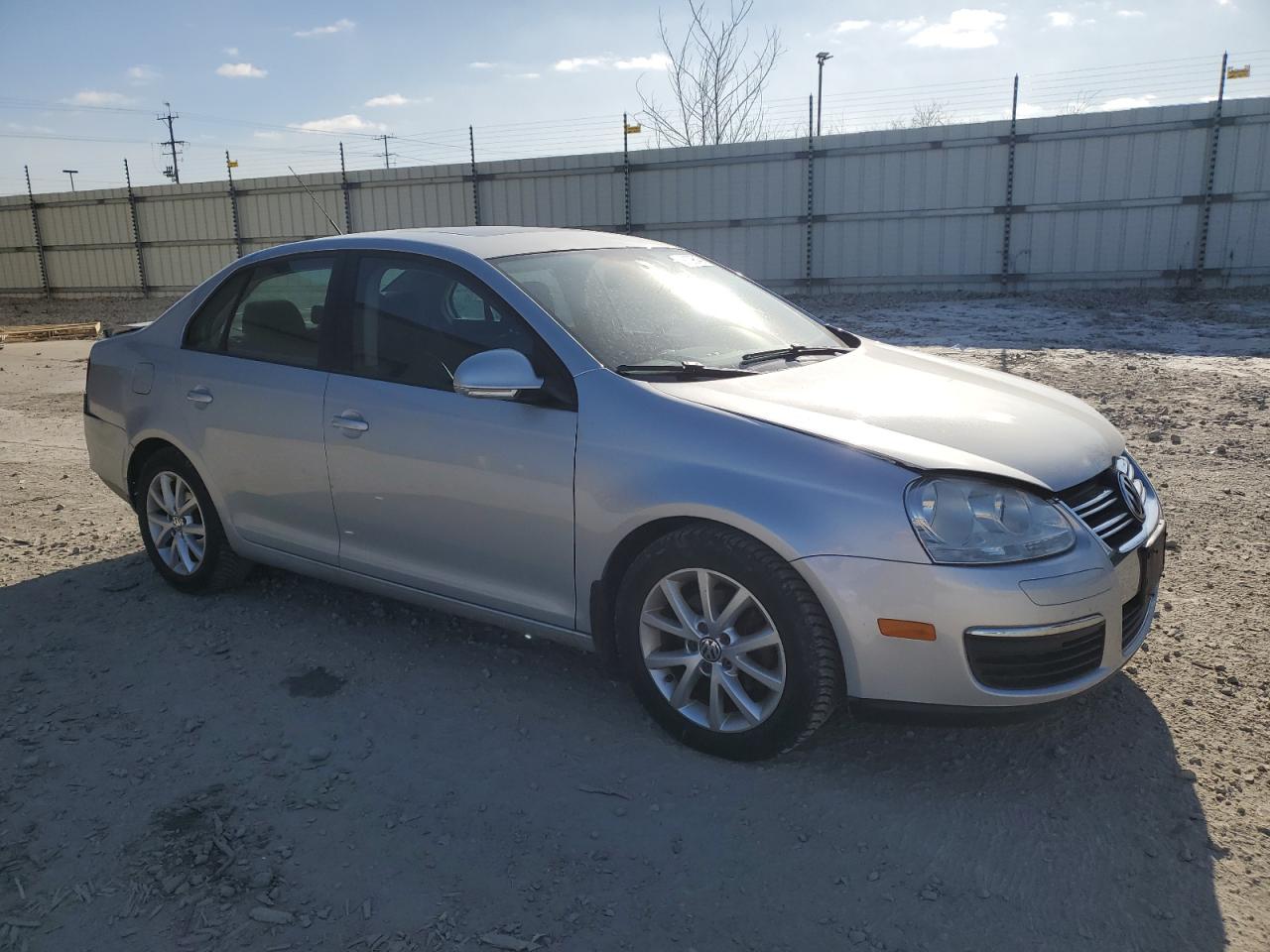 2010 Volkswagen Jetta - Image 4