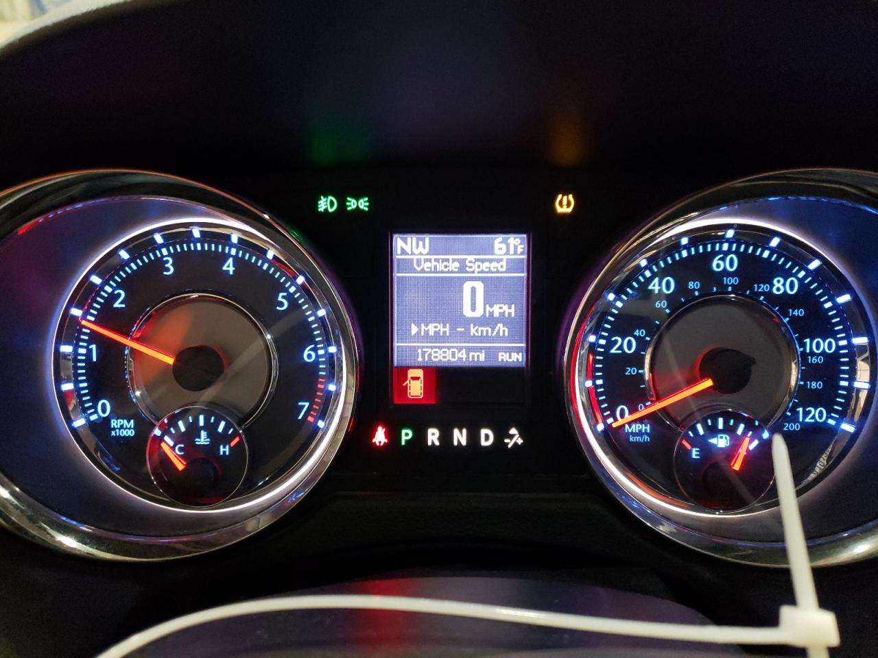 2014 Chrysler Town & Country - Image 9