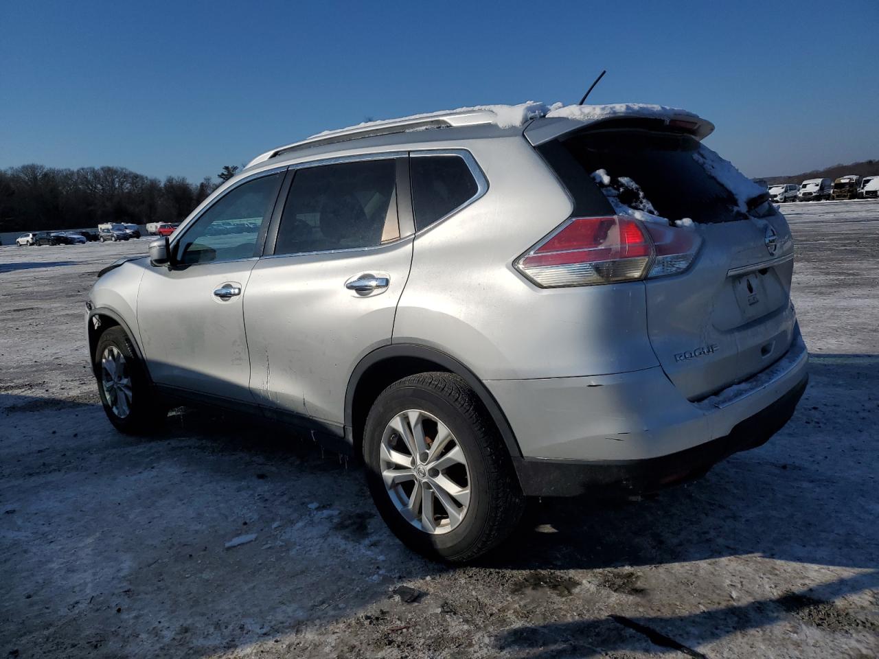 2015 Nissan Rogue - Image 2