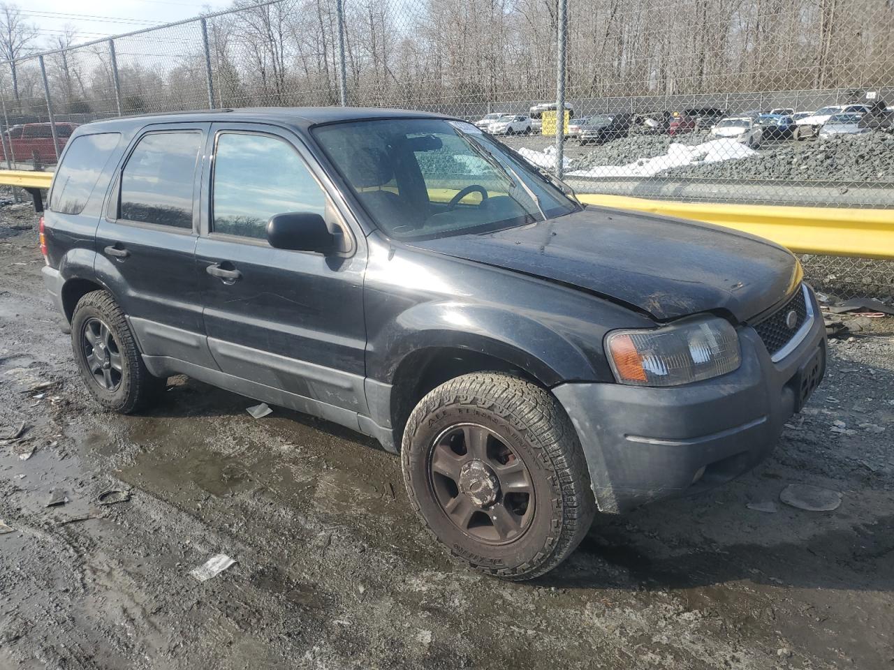 2004 Ford Escape - Image 4