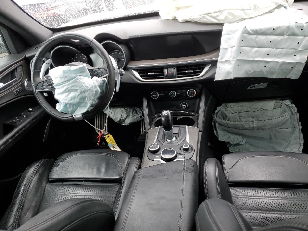 2018 Alfa Romeo Stelvio - Image 8