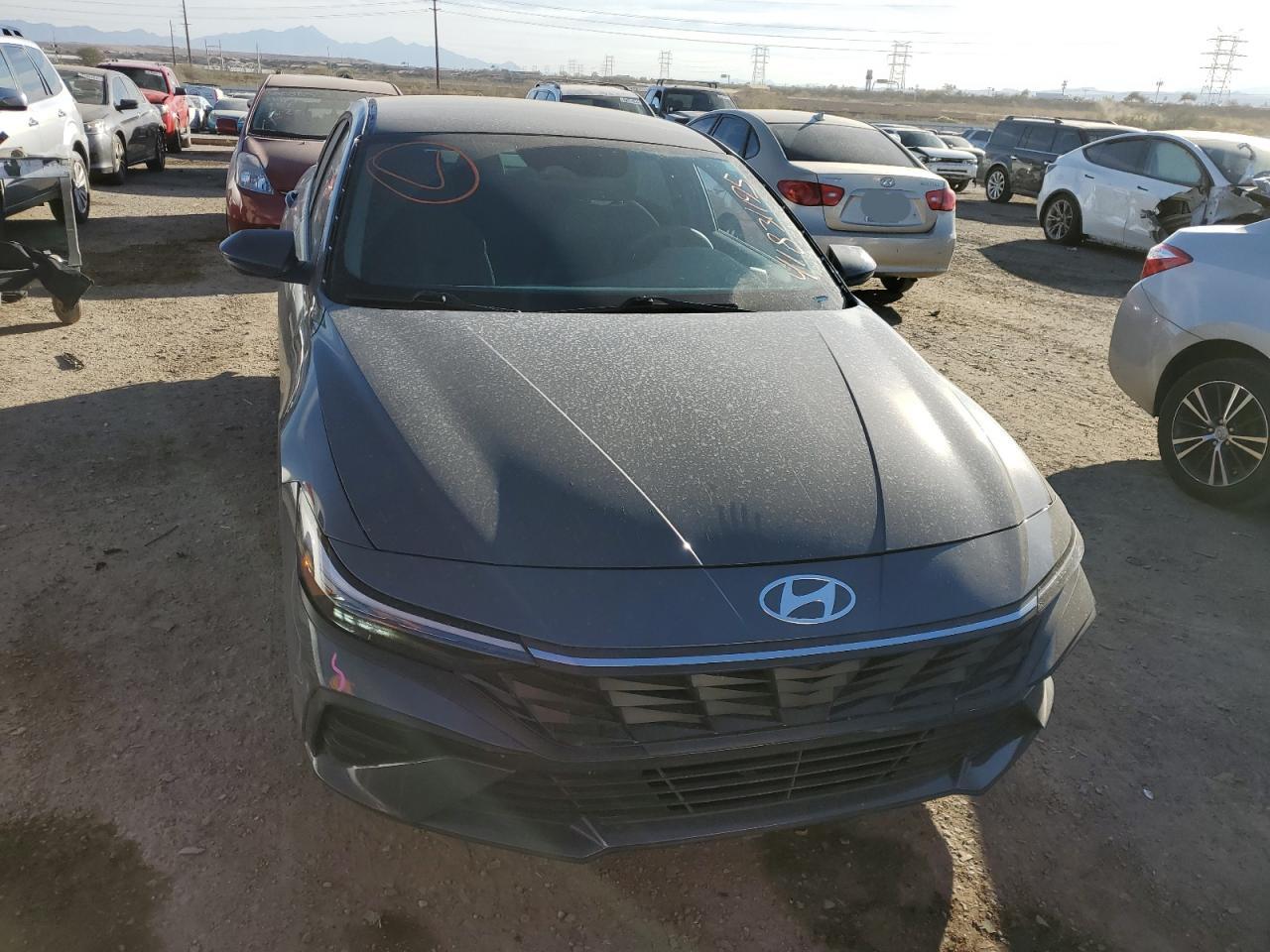2024 Hyundai Elantra - Image 5