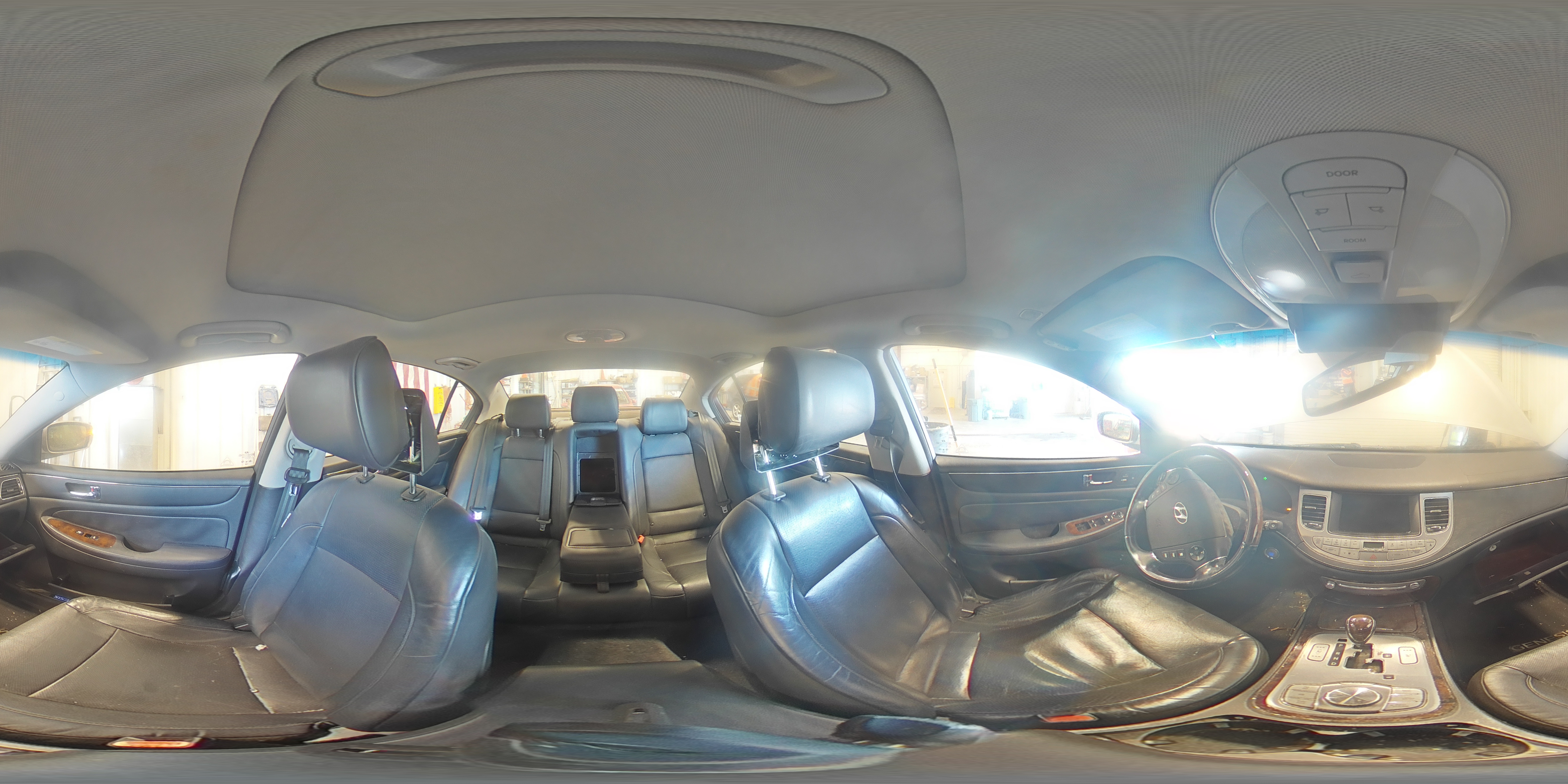 2010 Hyundai Genesis - Image 13