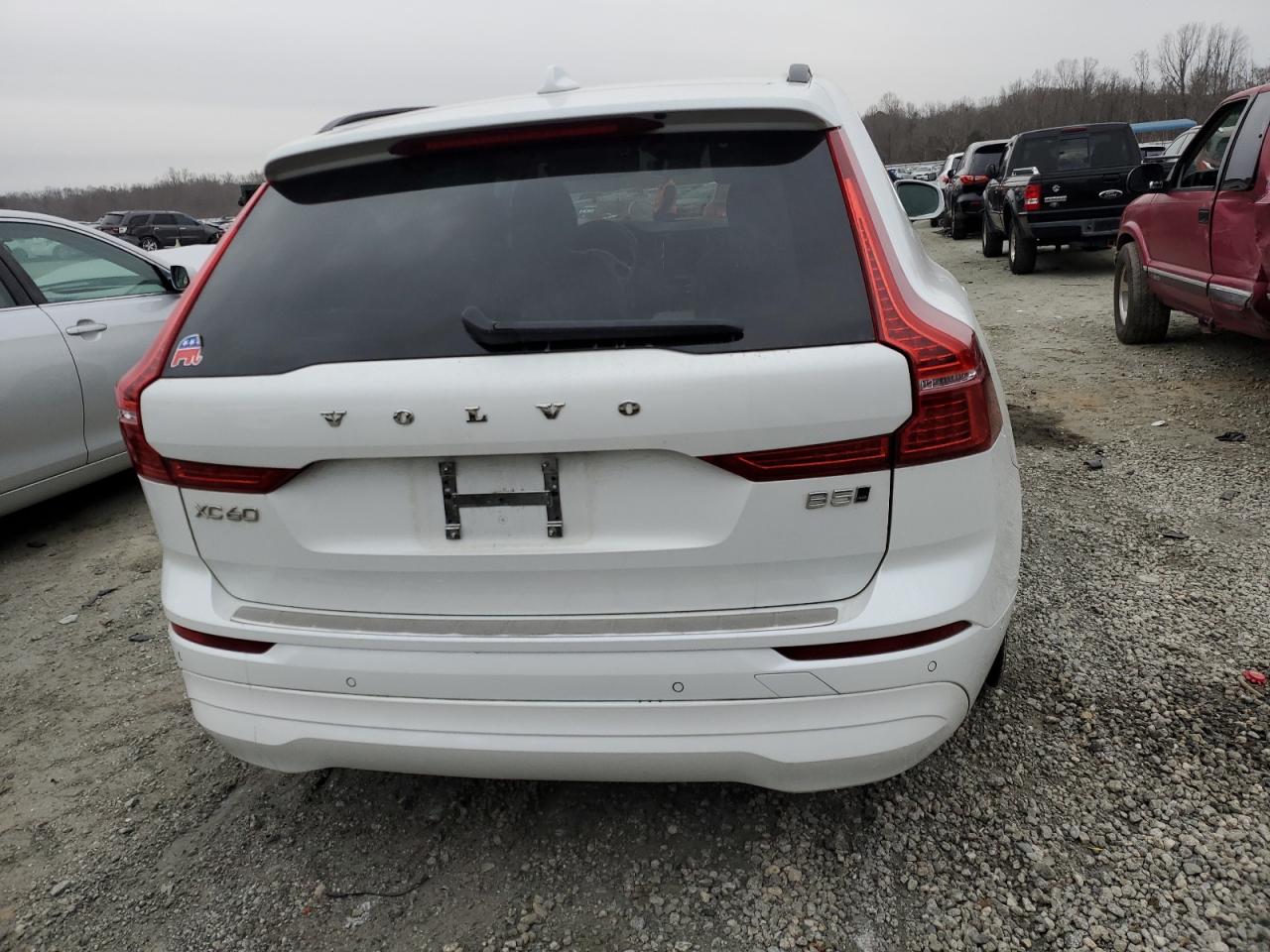 2022 Volvo XC60 - Image 6