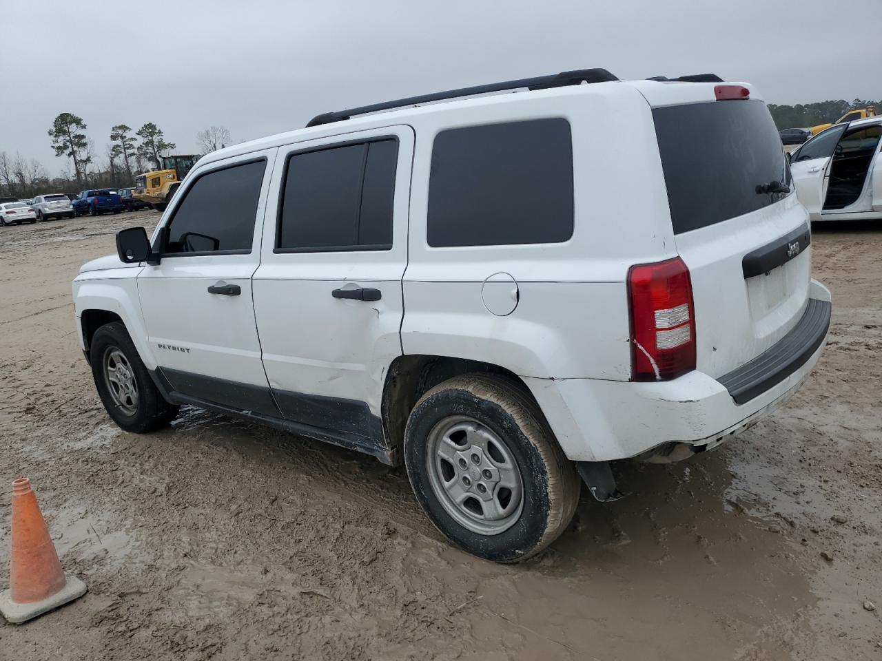 2016 Jeep Liberty (Patriot) - Image 2