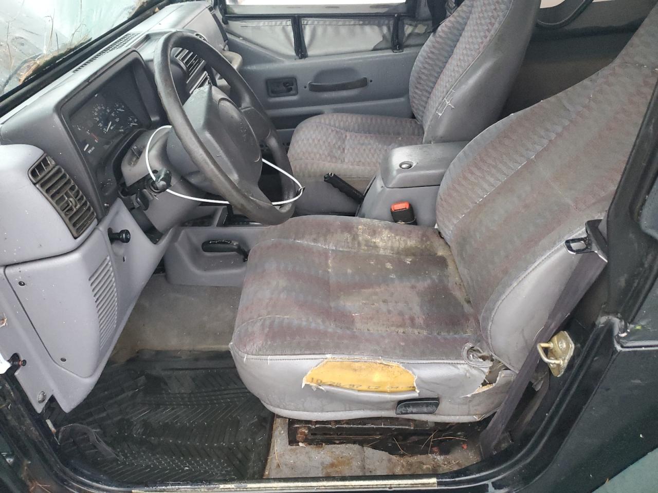 1998 Jeep Wrangler - Image 7
