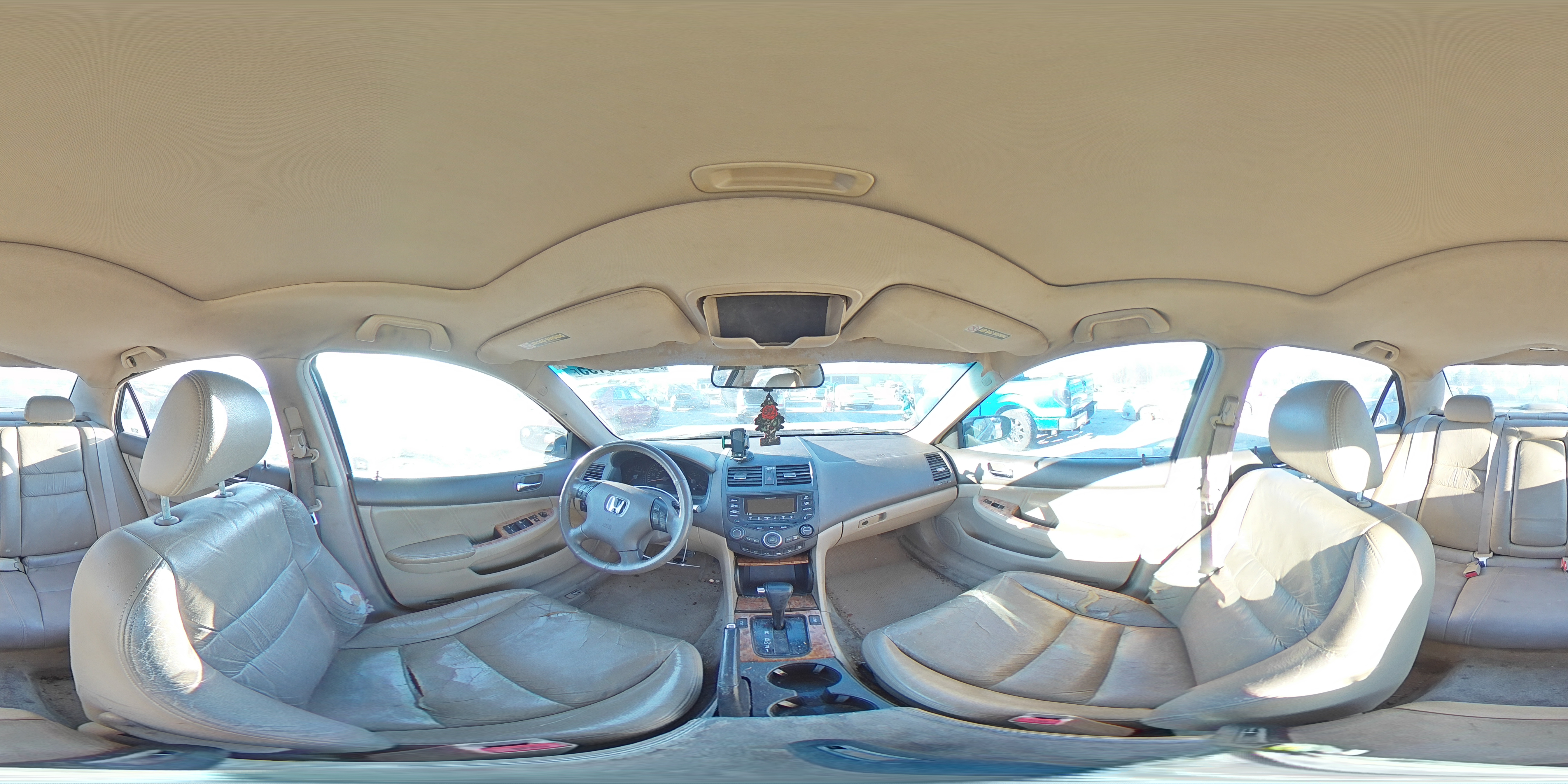 2004 Honda Accord - Image 13