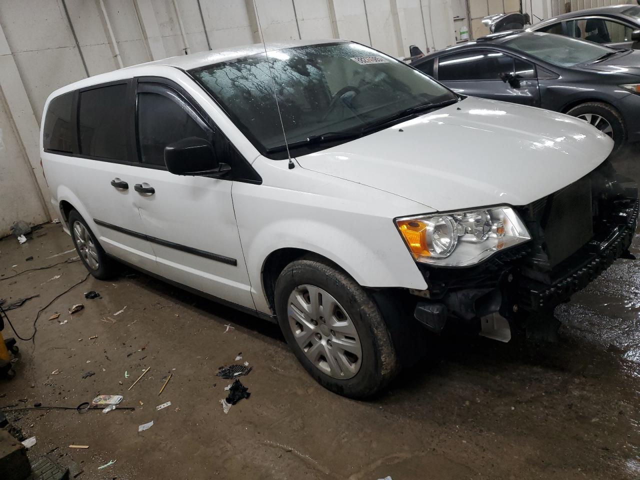 2015 Dodge Caravan - Image 4