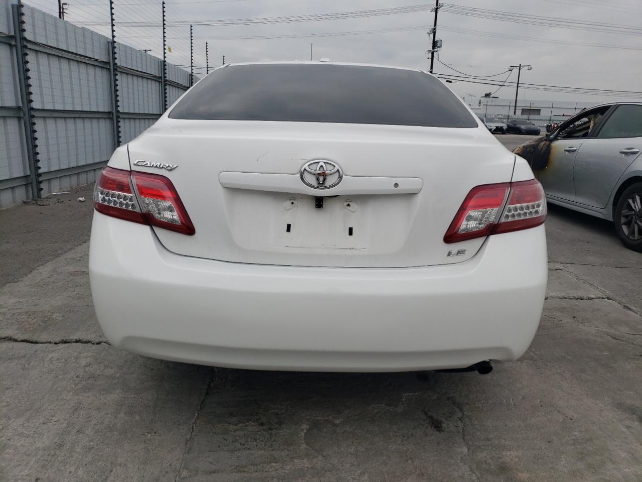 2011 Toyota Camry - Image 6