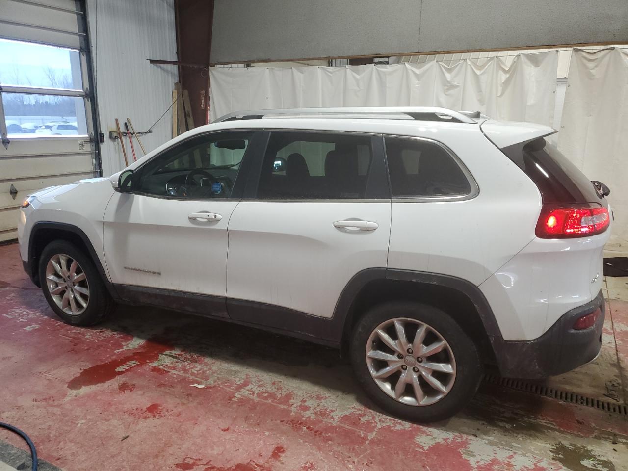 2016 Jeep Grand Cherokee - Image 2
