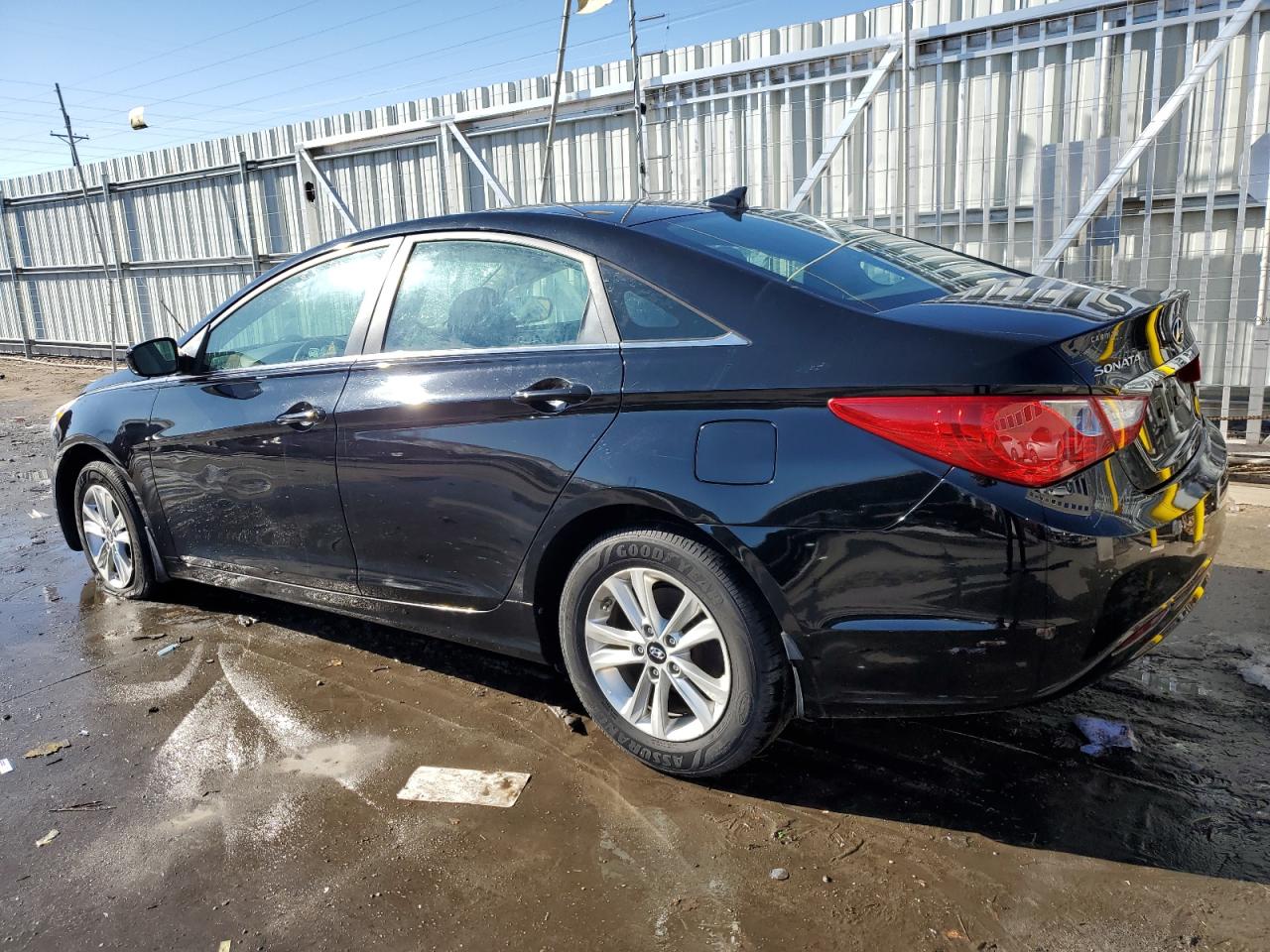 2013 Hyundai Sonata - Image 2
