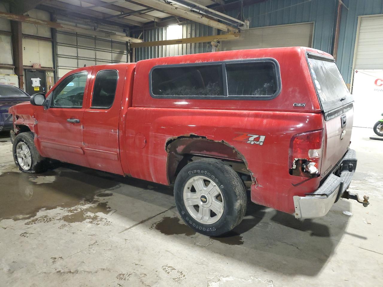 2009 Chevrolet Silverado - Image 2