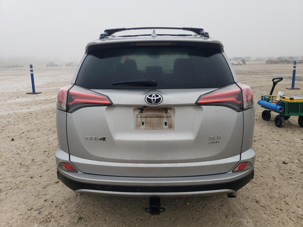 2018 Toyota RAV 4 - Image 6